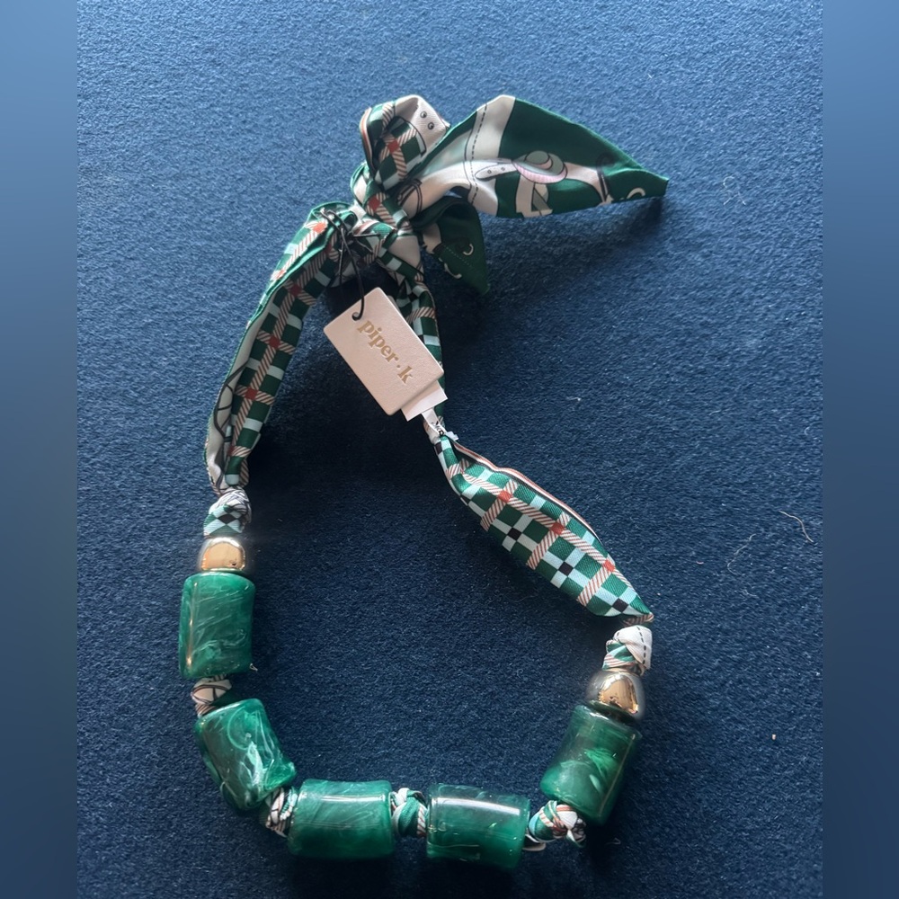 Piper•K Green Beaded scarf Necklace-pretty and adjustable! Add some fun💚